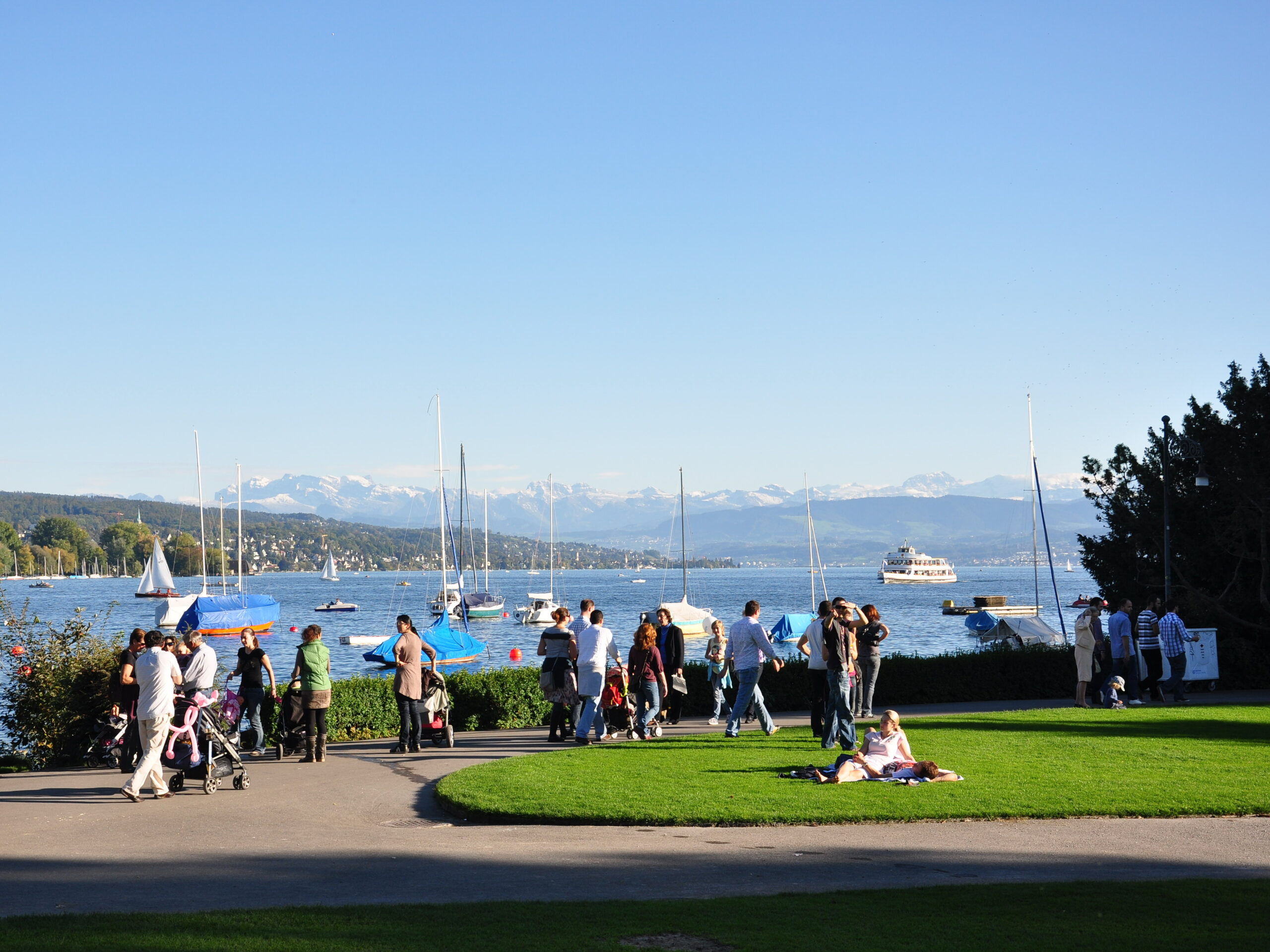 Grill and Chill on the Lake Banks WOW ZURICH